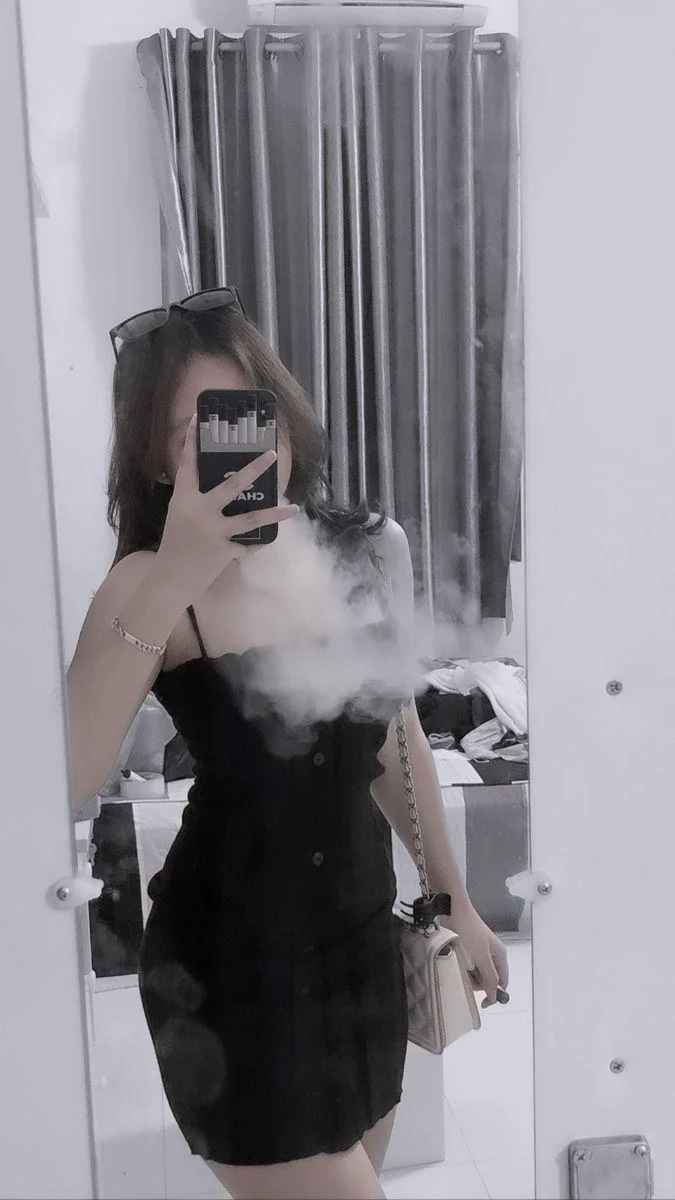 con gái cởi quần (39)