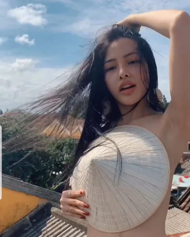 Người mẫu khỏa thân ở phố cổ Hội An gửi lời xin lỗi
