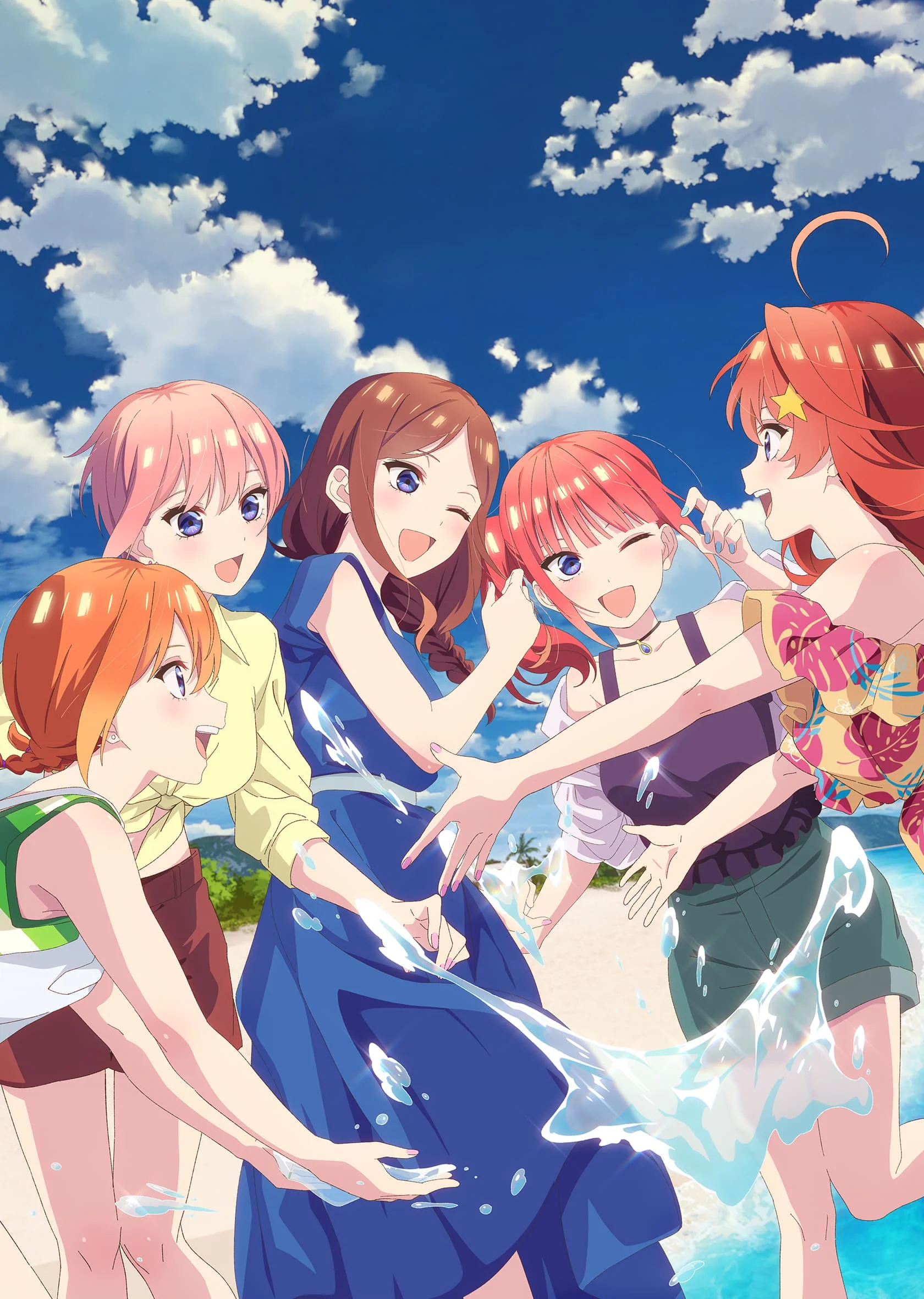 Nhóm các cô gái anime vui vẻ tạo dáng ngoài trời