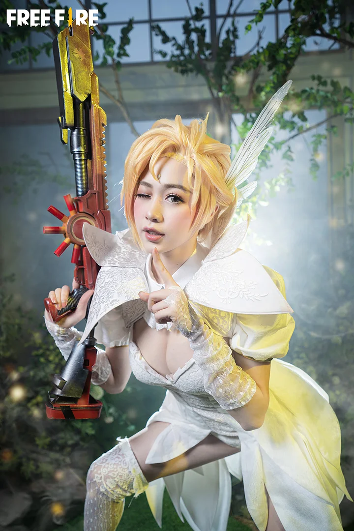 Free Fire tung cosplay Nữ Thần Quý Phái cực sexy - Hình ảnh 09