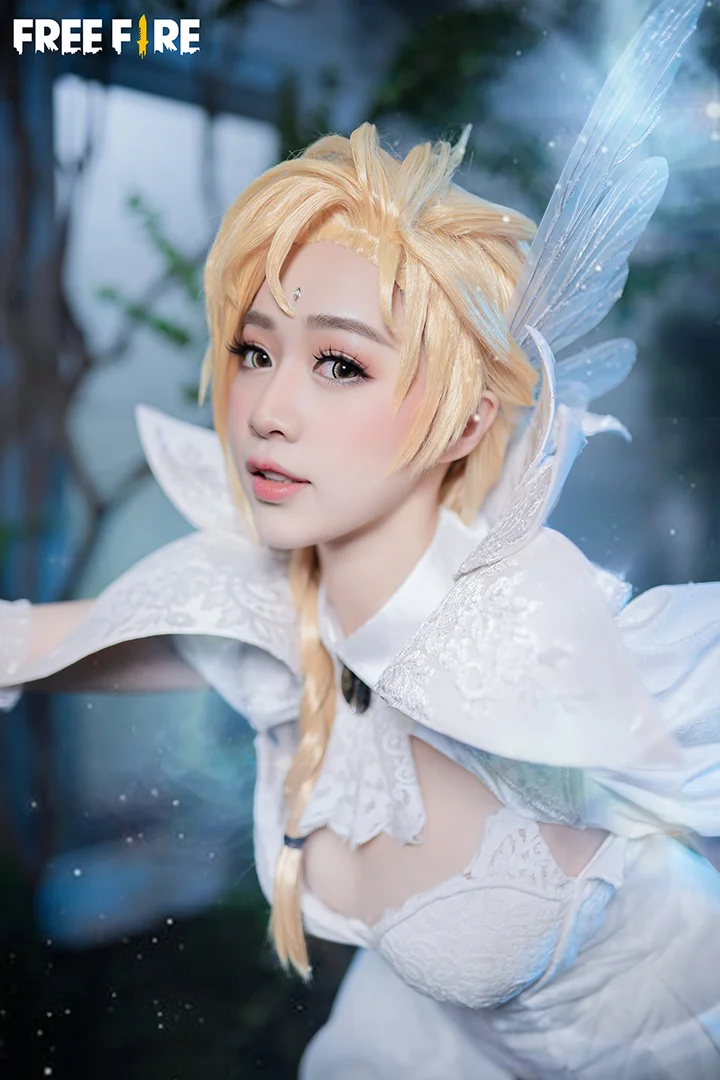 Free Fire tung cosplay Nữ Thần Quý Phái cực sexy - Hình ảnh 02