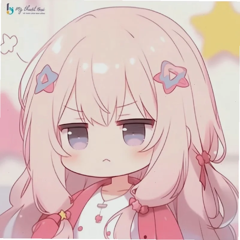 Cô gái chibi đang cầm một chú gấu bông