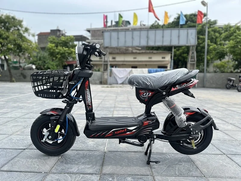 Chi tiết mẫu xe đạp điện màu đen cá tính