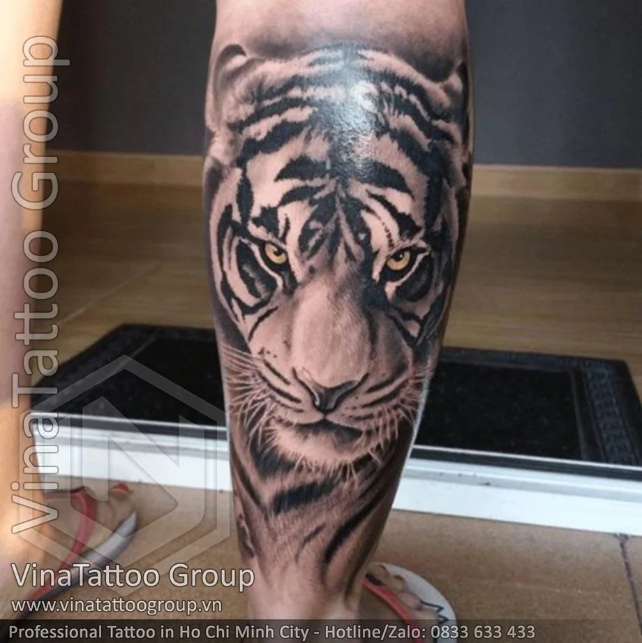 Hình xăm đẹp ở bắp chân - VinaTattoo Group