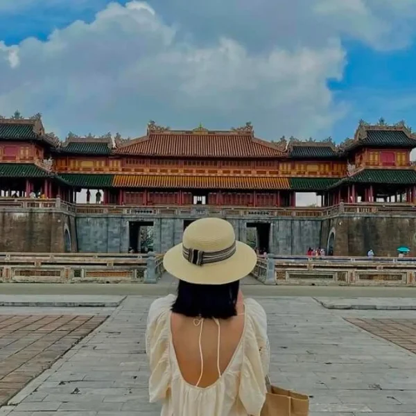 Đi Huế mặc gì? Gợi ý cách phối đồ khi đi Huế cực xinh cho chị em